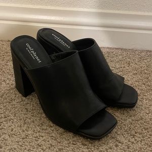 Cool planet by Steve Madden sandals